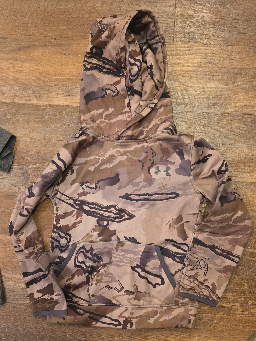 Under Armour Kids' Camo Hooded Pullover - Tan & Brown Youth Size Small